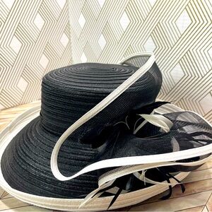 August Hats Black and White Women's Hat